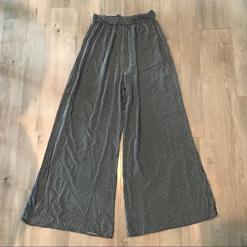 Brand Melville Women’s Elastic Comfy Pants!